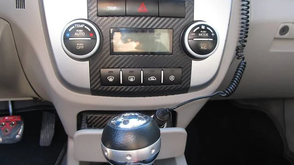 KIA Cerato Cerato red black 5