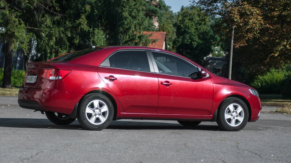 KIA Cerato Черешня 4