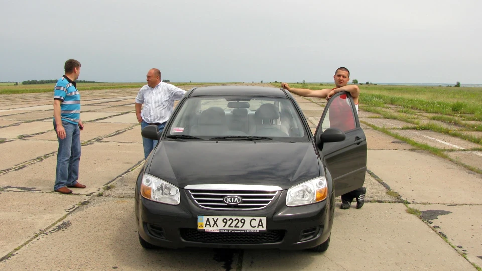KIA Cerato Чорний лак