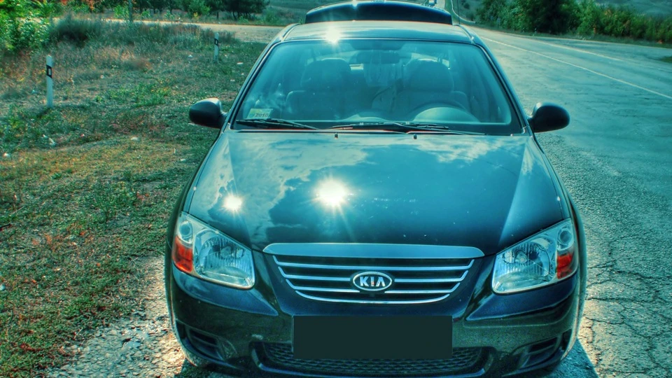KIA Cerato Ebony Black 4