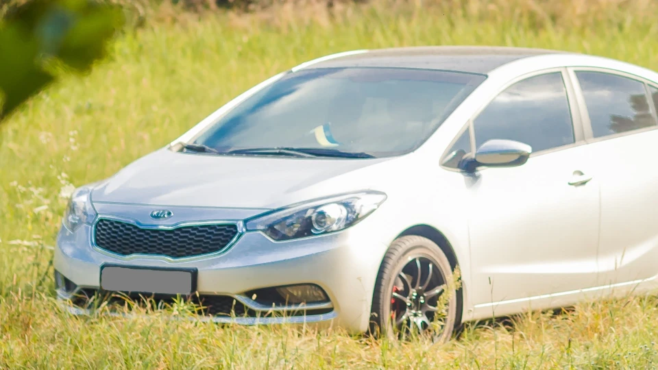 KIA Cerato GRAY AND BLACK 4