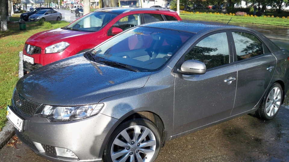 KIA Cerato Luxe (Titanium Silver) 3