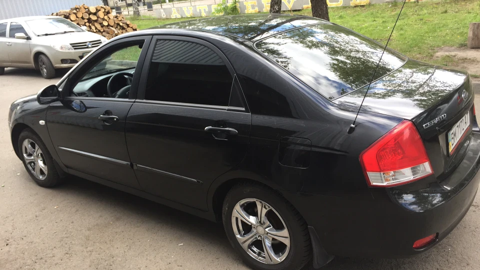 KIA Cerato Острівець 4