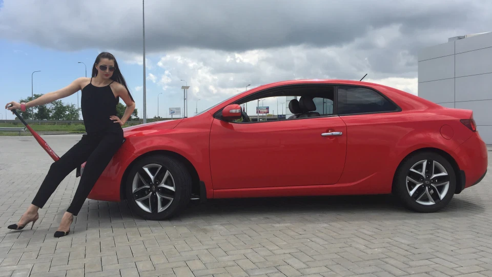 KIA Cerato RED FERRARI 5