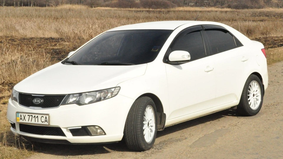 KIA Cerato Snow White 5