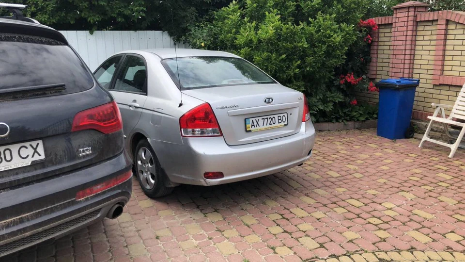 KIA Cerato траххторець