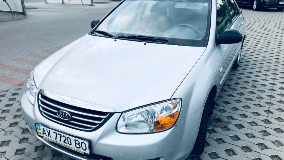 KIA Cerato траххторець 4