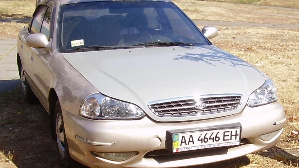 KIA Clarus 2,0 Великий седан 2