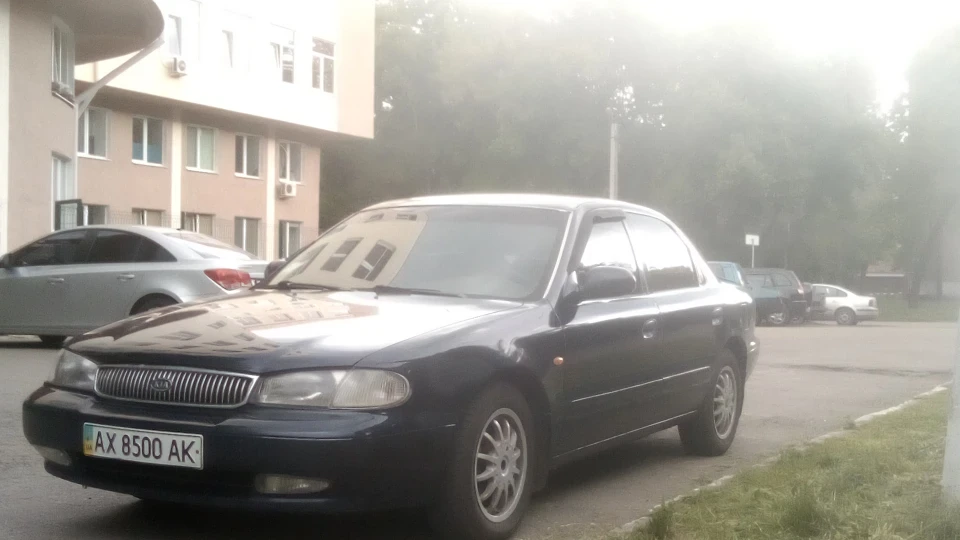 KIA Clarus Велика та комфортна. 2