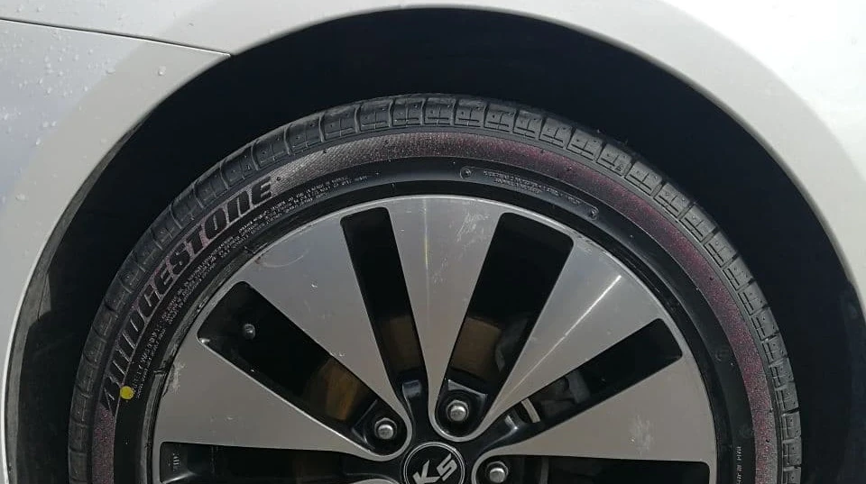 KIA K5 Білий перламутр 3