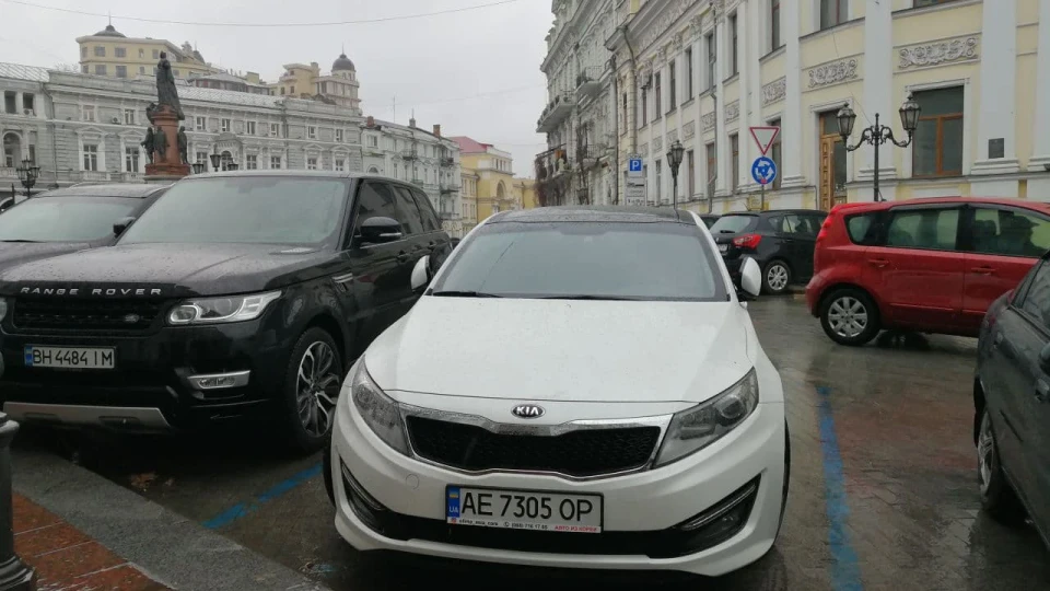 KIA K5 Білий перламутр 4