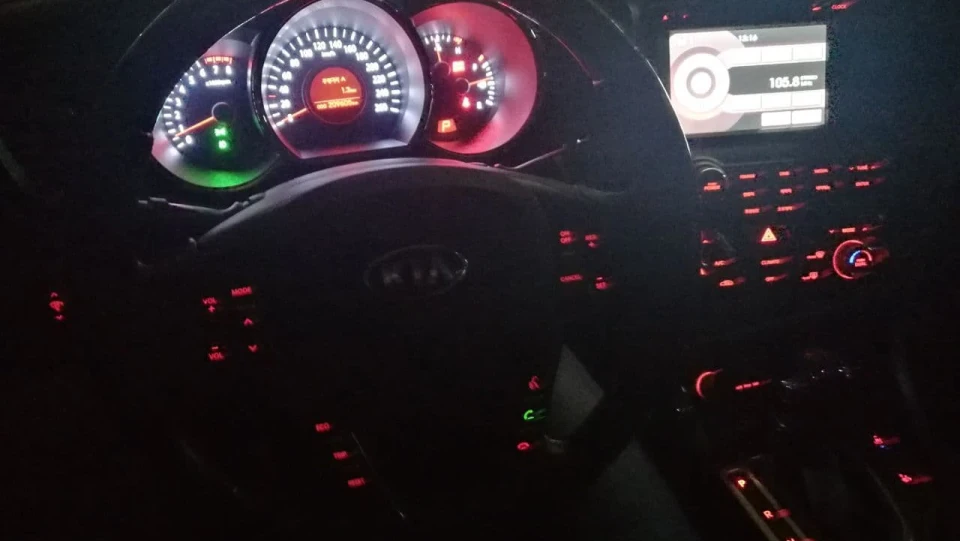 KIA K5 Білий перламутр 5