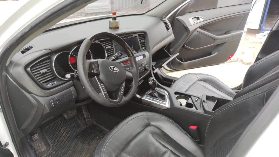 KIA K5 Перламутрова гармата 2