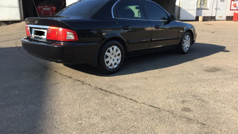 KIA Magentis 2.0 4