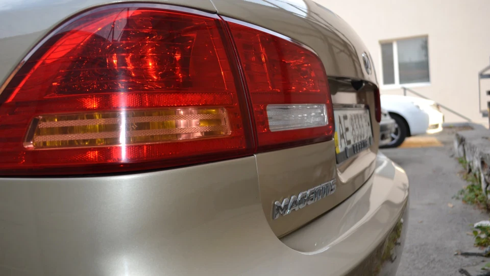 KIA Magentis Бежевий 2.0 crdi 3