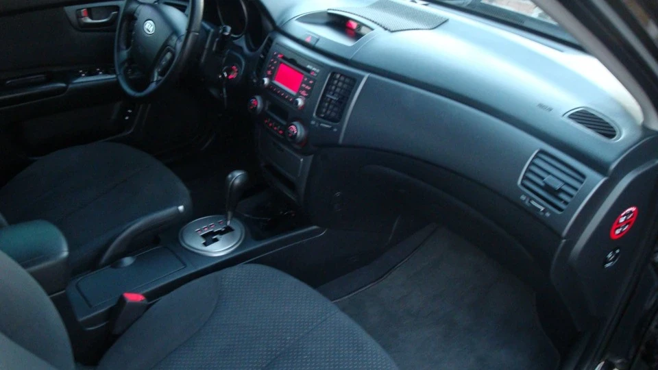 KIA Magentis чорний, 2.0 tip-tronik 3