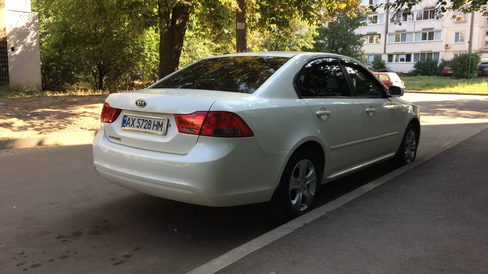 KIA Magentis White🏳️Sedan 3