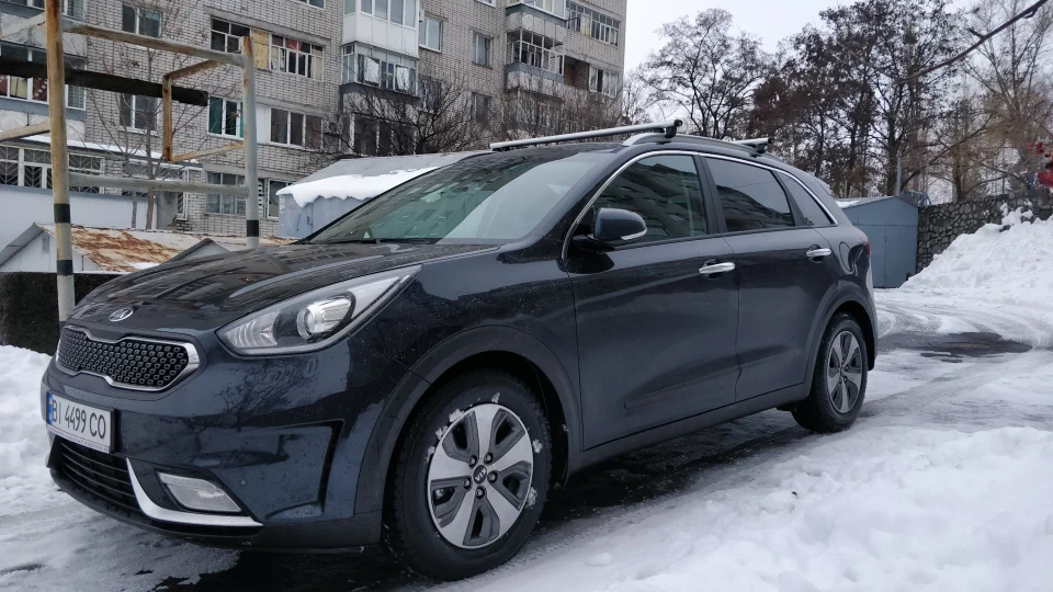 KIA Niro темний металік 2