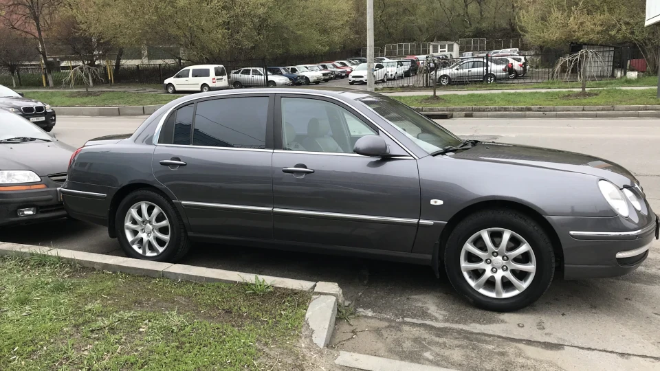 KIA Opirus