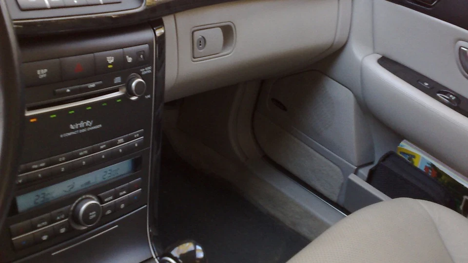KIA Opirus сірий металік 3.8 V6 3