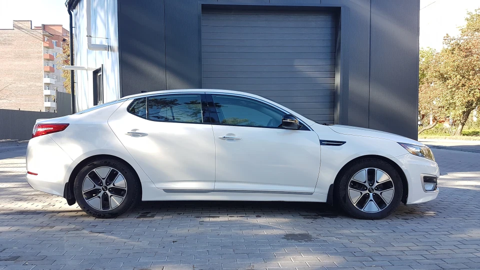 KIA Optima Hybrid 2.4 ЕХ SWP + Tech 2