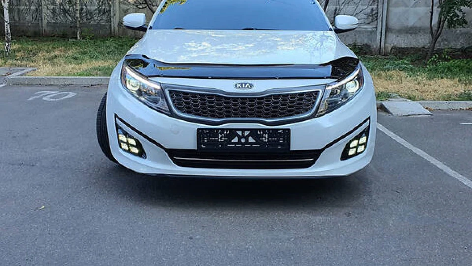 KIA Optima Hybrid Білий 3
