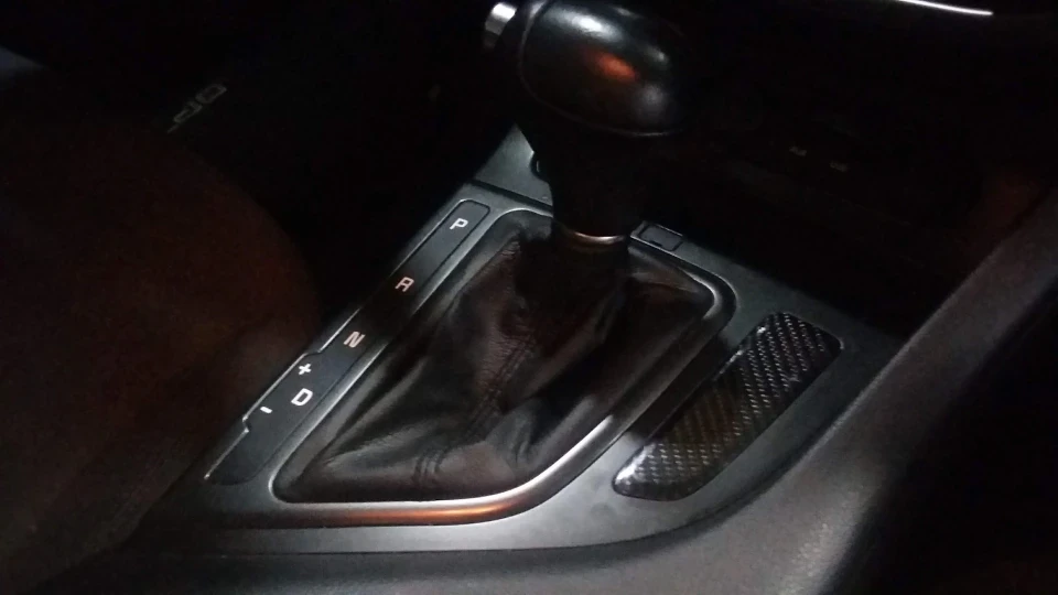 KIA Optima Hybrid Троллейбус 3