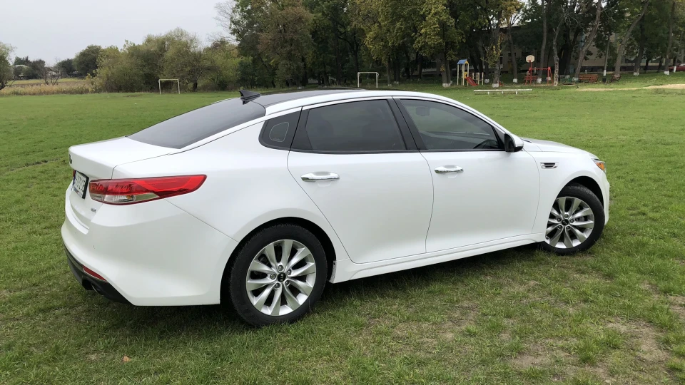 KIA Optima 2.4 EX American Girl 3