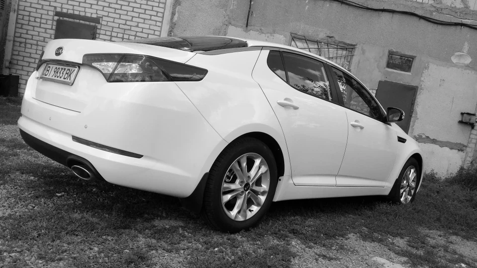 KIA Optima Біла куля 2.0 3