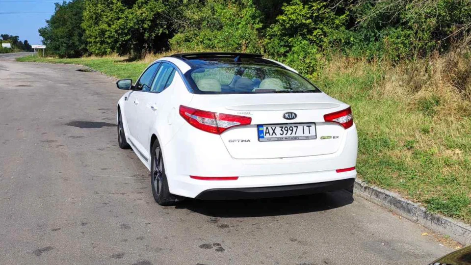 KIA Optima Білосніжка