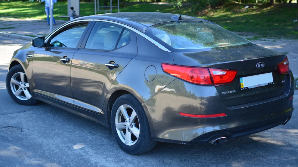KIA Optima LX 2