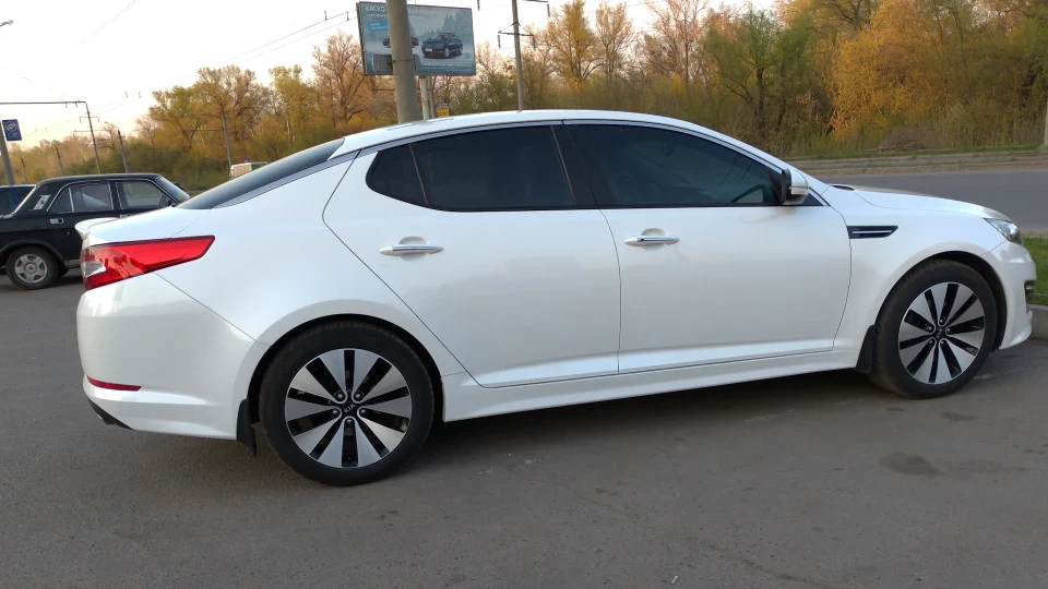 KIA Optima Snow White Pearl