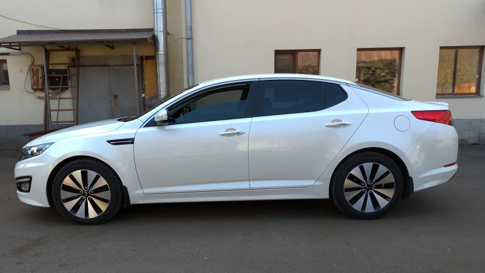 KIA Optima Snow White Pearl 3
