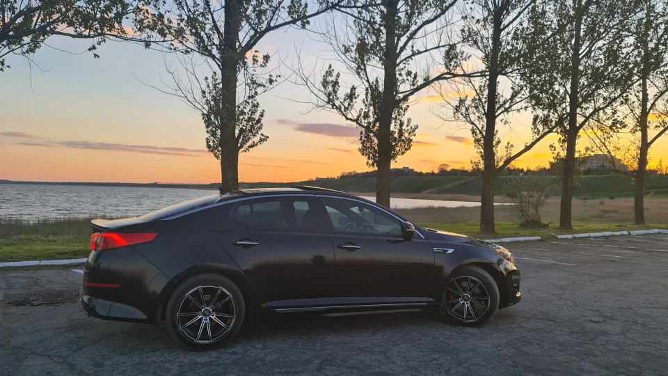 KIA Optima SXL G4KH Inside 4