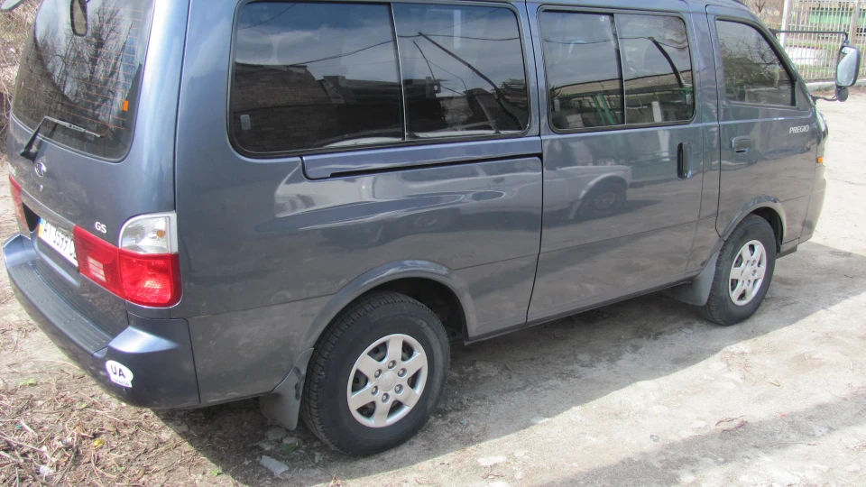KIA Pregio