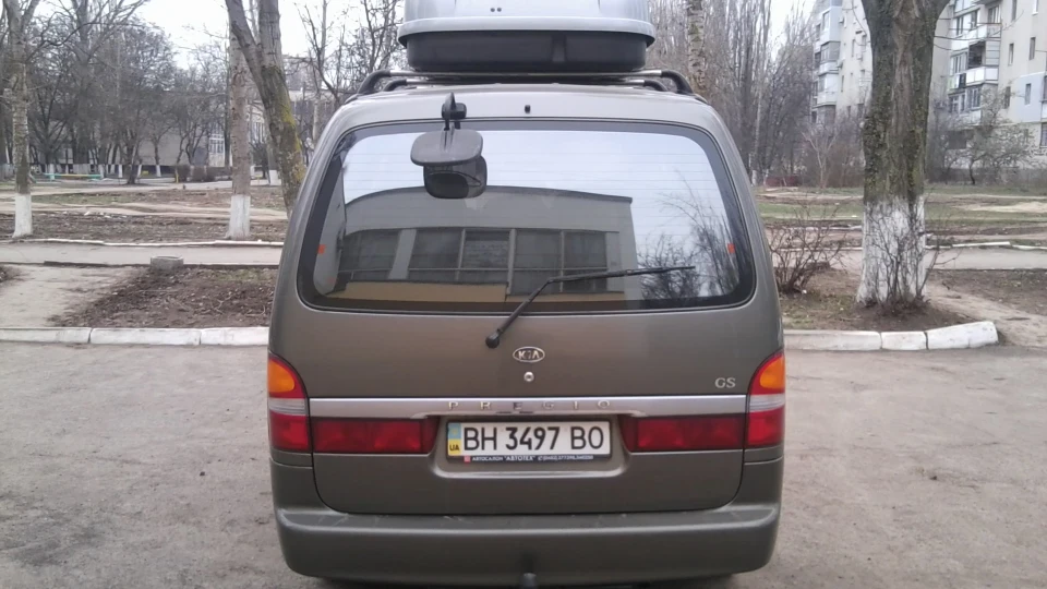 KIA Pregio 3