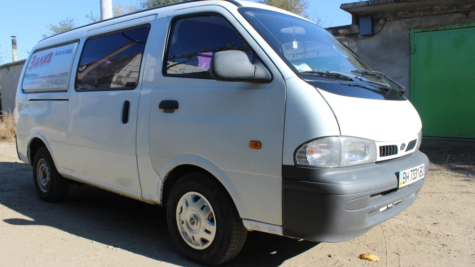 KIA Pregio 4