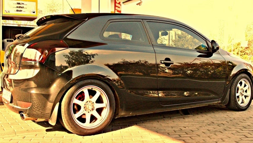 KIA Pro_Ceed Black pearl 2