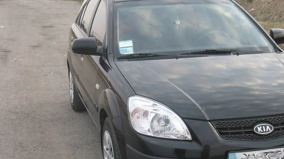 KIA Rio 5-door чорний металік,1,4MT