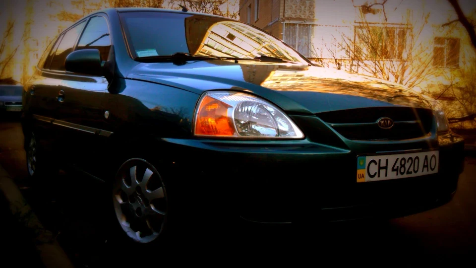 KIA Rio 5-door metallic