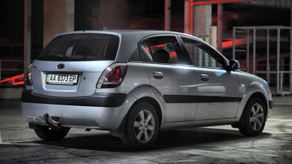 KIA Rio 5-дверний не 2.0 турбо 4