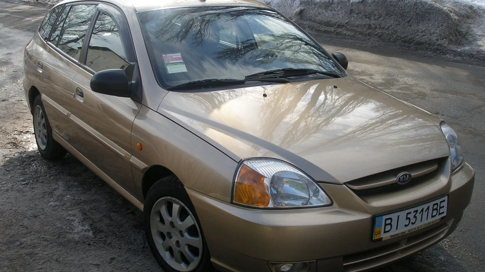 KIA Rio 5-door Золотий попеляц. 3