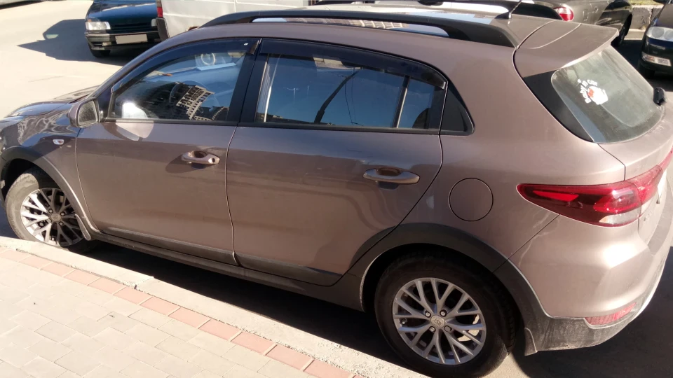 KIA Rio X-Line 4