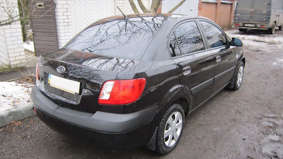 KIA Rio 1.4 кінь-агонь 3