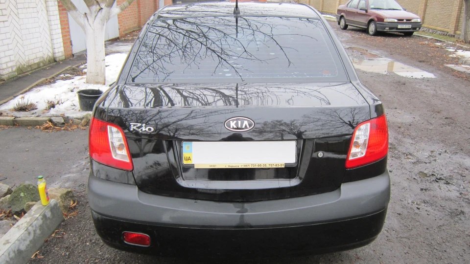 KIA Rio 1.4 кінь-агонь 5