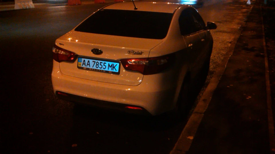 KIA Rio Білі