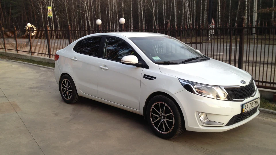 KIA Rio Білі 2
