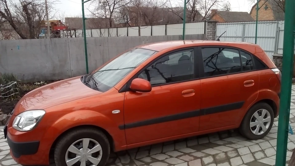 KIA Rio Шалений Апельсин 2