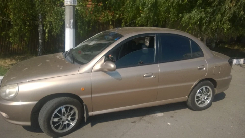 KIA Rio Бризки шампанського)