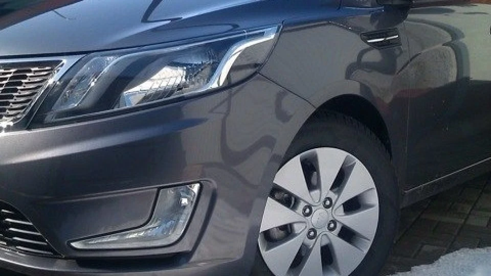 KIA Rio Carbon Gray (Metallic)